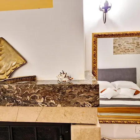 شقة Jackie's Little Stone House *