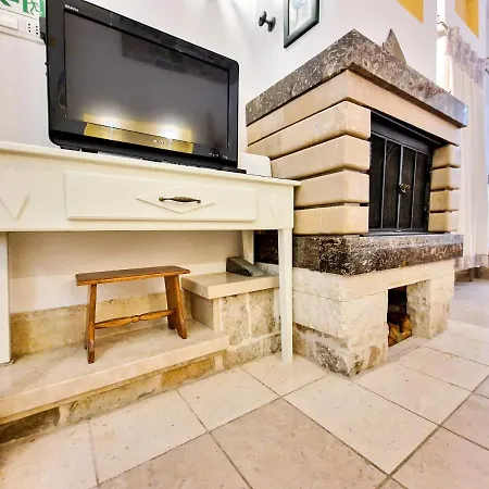 Apartman Jackie's Little Stone House