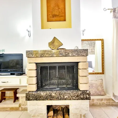 Jackie's Little Stone House Split