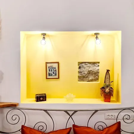 Jackie's Little Stone House شقة