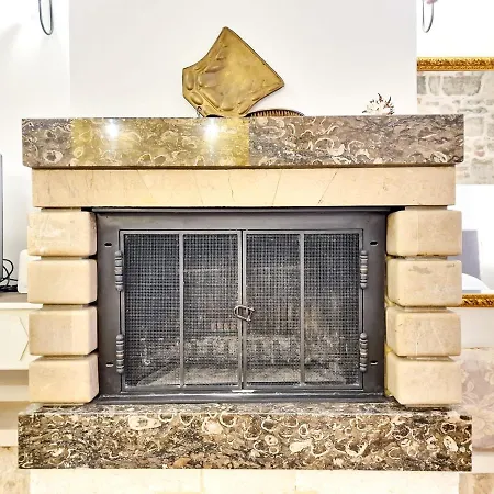 Jackie's Little Stone House Apartment *