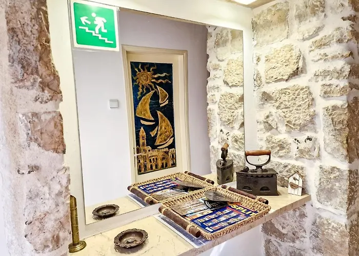 Apartment Jackie's Little Stone House