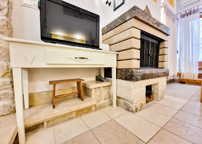 Apartment Jackie's Little Stone House