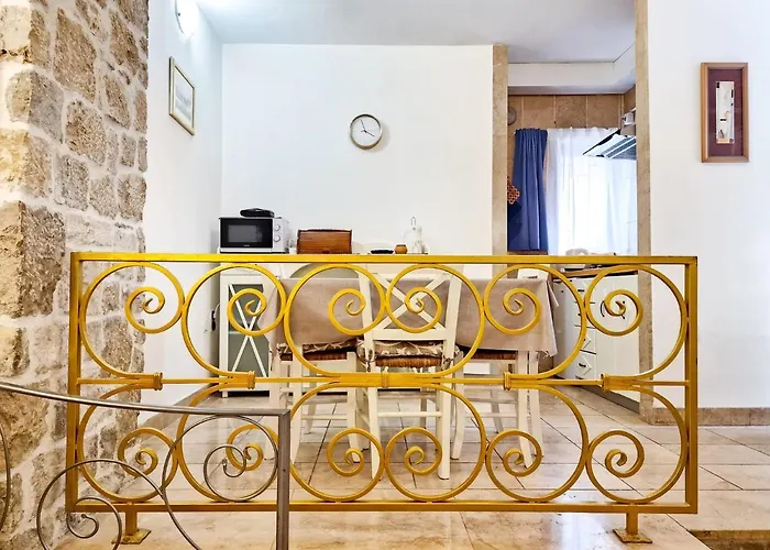 Apartment Jackie's Little Stone House